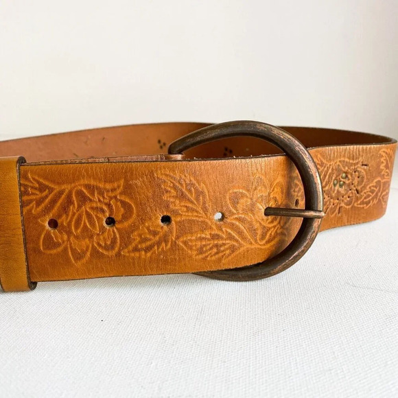 NEXT Wide Leather Floral Handtooled Oval Buckle Belt - Picture 7 of 7
